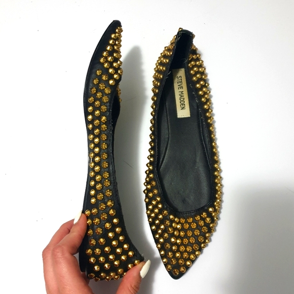 Steve Madden Shoes - Steve Madden AUS9 leather studded pointed flats